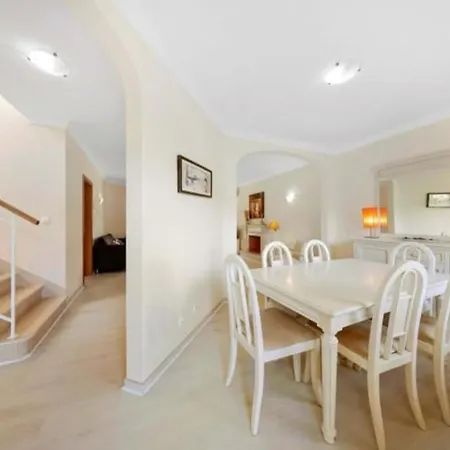 Oasis Parque Villa *